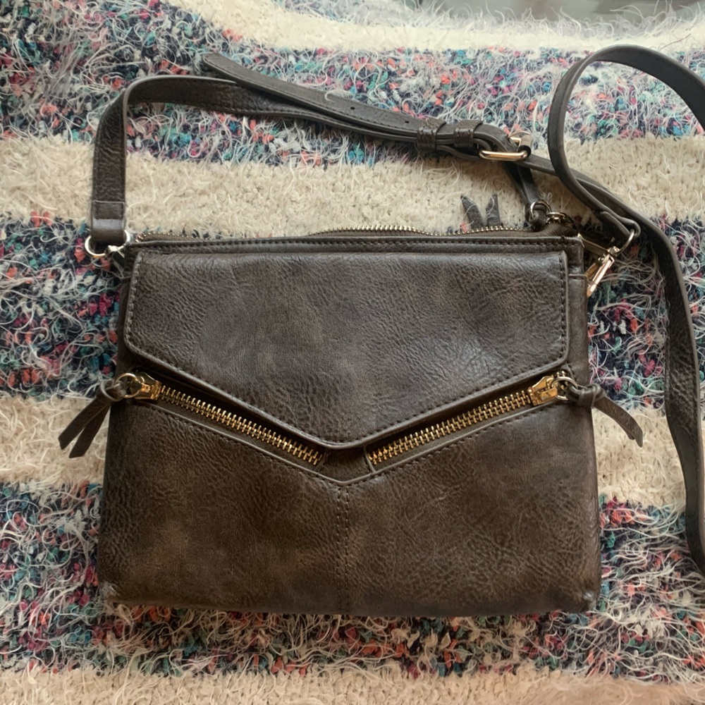 Antik Kraft crossbody purse in brown faux leather with gold colored hardware